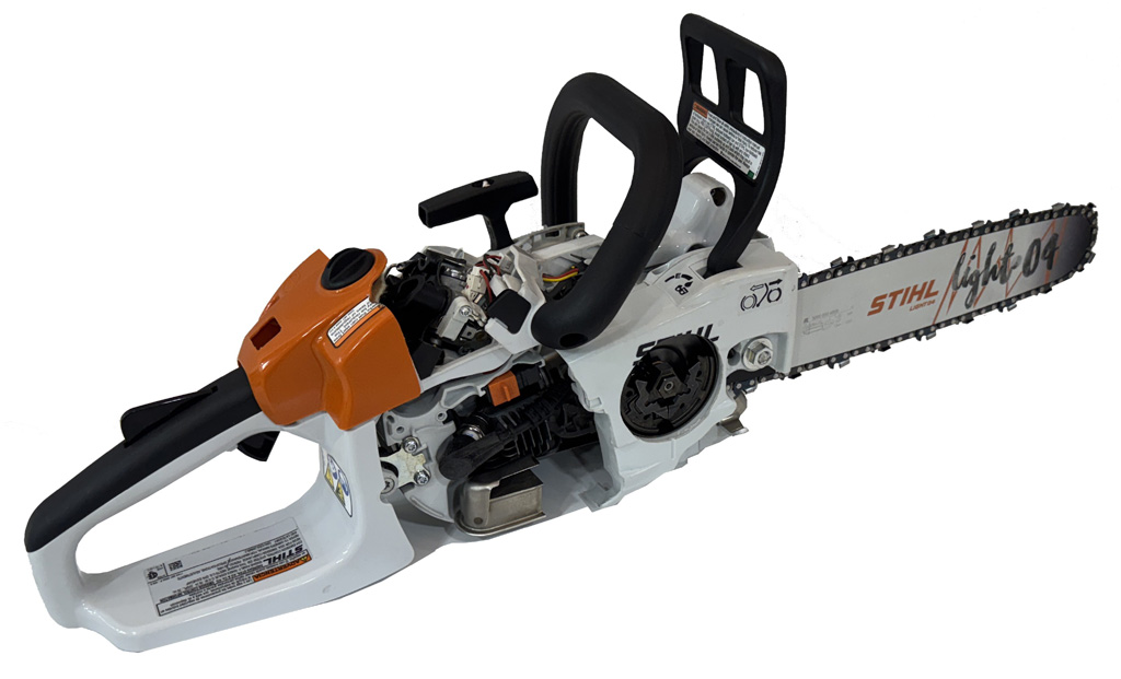 Stihl-Light-04-Chainsaw-Cut