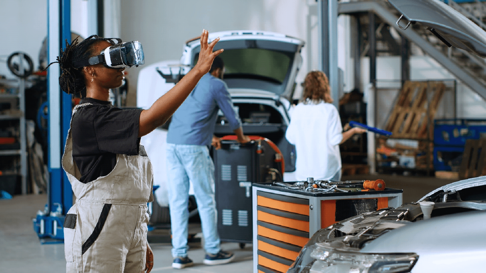 Augmented Reality Manuals and Maintenance